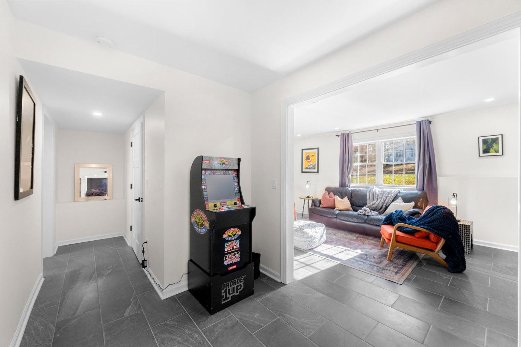 Outdoor Projector, Arcade, Fire Pit, 2 Car Garage, 2 Living Rooms Snellville Exterior photo